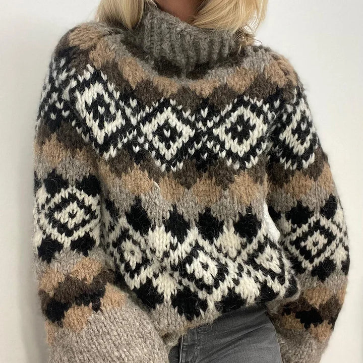 PULLOVER PATRICIA AR GEOMETRISKU KONTRASTU