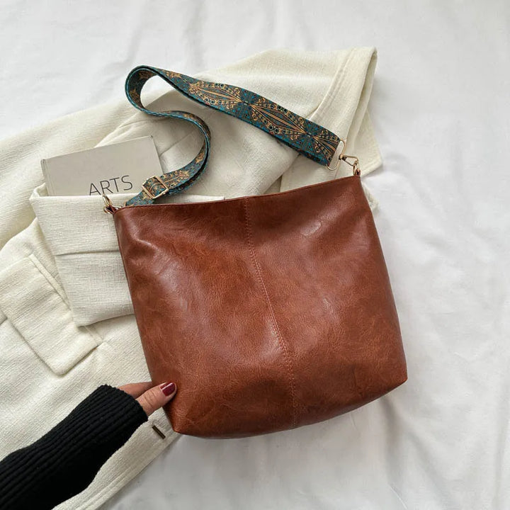 Chelsey - Vintage ādas plecu soma