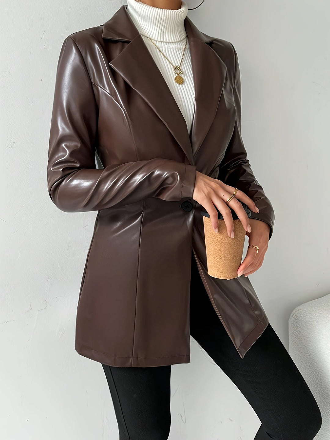 Janna – Eleganta sieviešu jaka ar pogu rindu biznesa un ikdienas apģērbam
